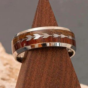 MENS ARROW PATTERN RING